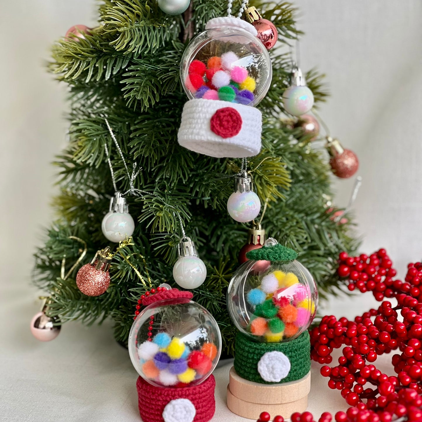 Gachapon Machine Pom Pom | Bag Charm / Key Chain / Display