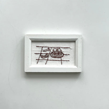 A Small Pause (White) | Frames