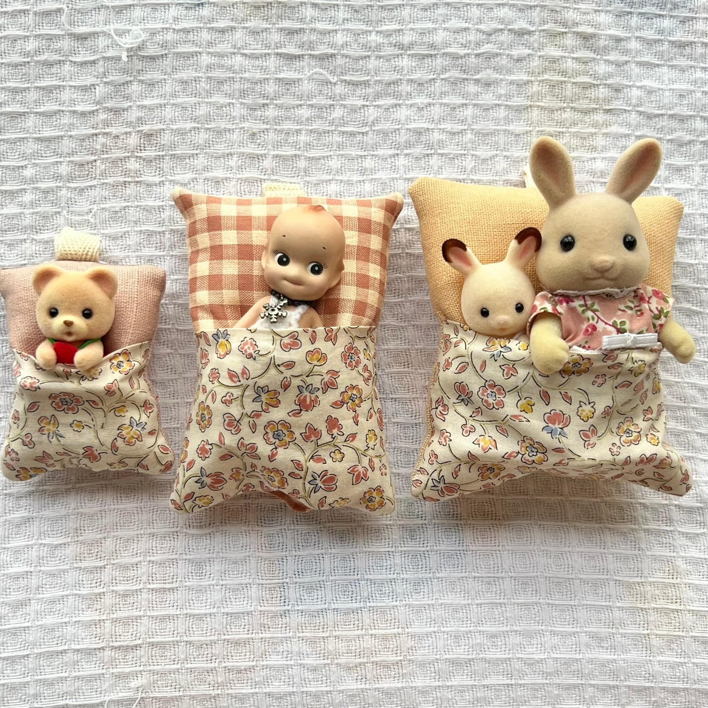 Plush Bestie Bedding Medium | Bag Charm / Keychain