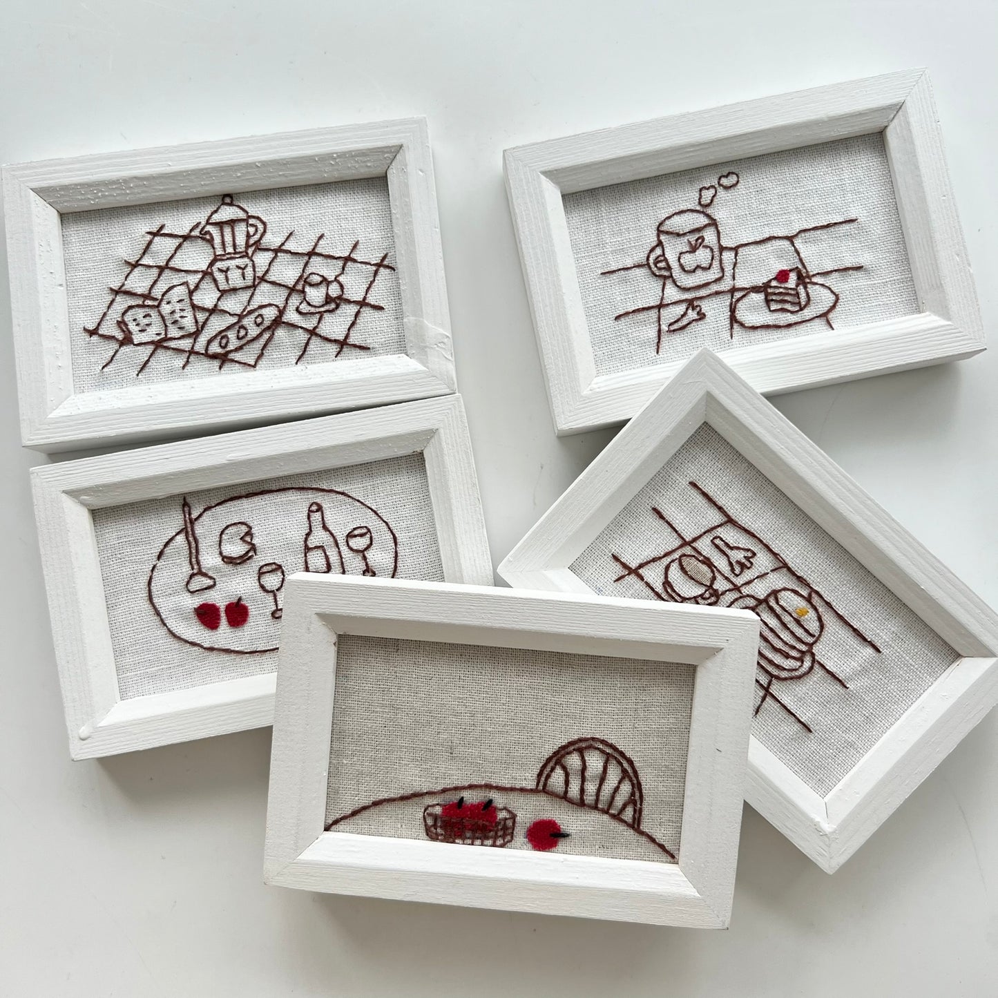 A Small Pause (White) | Frames